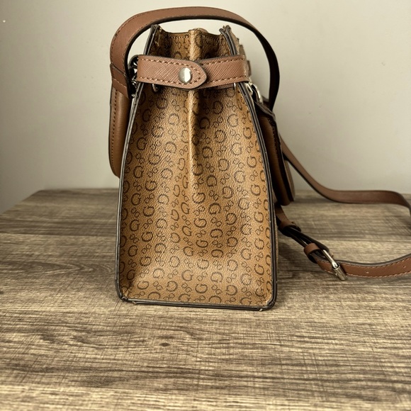 Guess brown purse with crossbody cord - Picture 3 of 8
